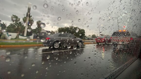 Tormenta eléctrica podría intensificarse esta noche en Culiacán; ya hay lluvias, relámpagos y fuertes rachas de viento