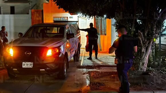 Localizan a hombre sin vida en domicilio de Urbi Villa del Bosque, en Los Mochis, Sinaloa