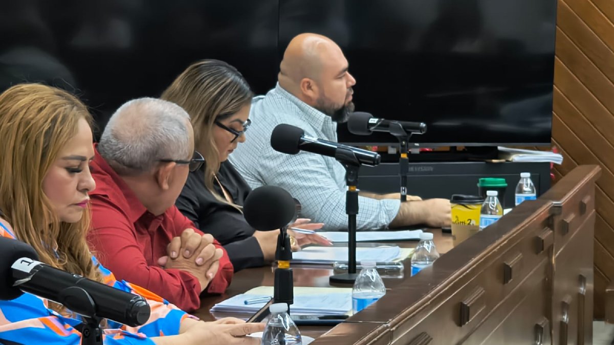 locatarios del mercado pino suarez de mazatlan