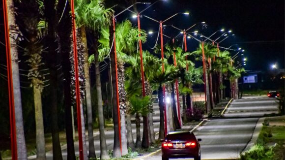 Renuevan alumbrado del bulevar a Los Achires en Guamúchil, Sinaloa; vecinos ya cuentan con vialidad mejor iluminada