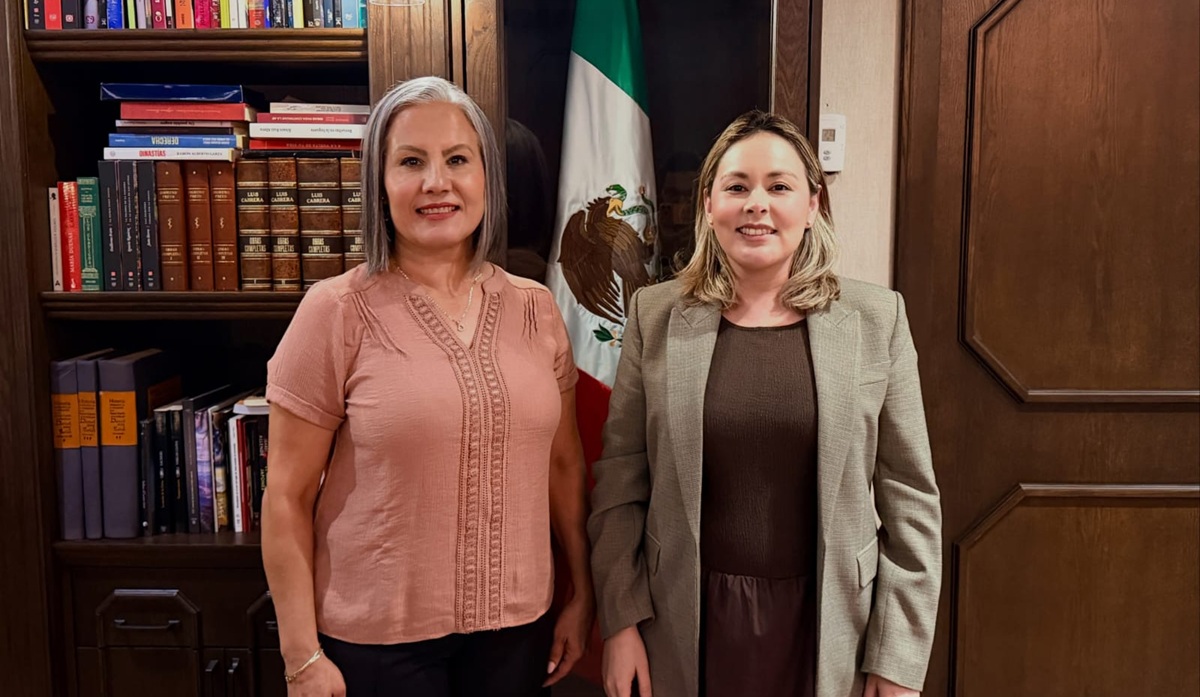 Lupita López, alcaldesa de Salvador Alvarado junto a la gobernadora Yeraldine Bonilla