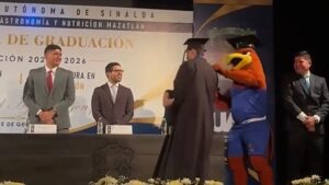 marco verde culmina sus estudios universitarios lugar