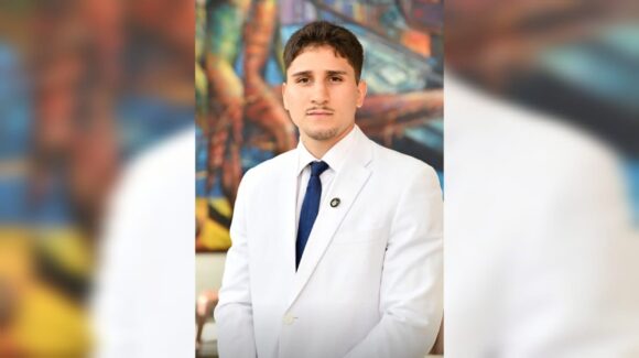 ¡Ahí viene el graduado! Marco Verde culmina sus estudios universitarios y es oficialmente licenciado en Nutrición por la UAS