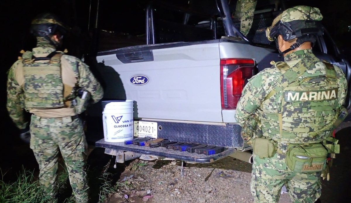 Marina decomisa armamento en Escuinapa