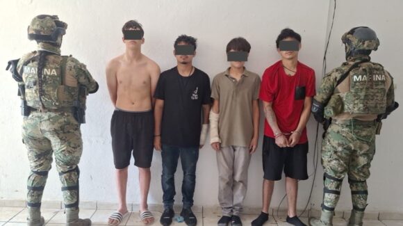 Marina despliega operativos en Sinaloa; asegura droga, armas y explosivos, además de detener a cuatro personas en Mazatlán