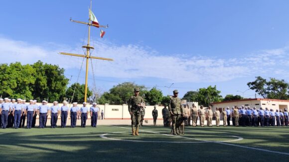 Después de años cuidando a México, Matt cuelga el arnés; la Armada despide con honores a su fiel compañero perruno