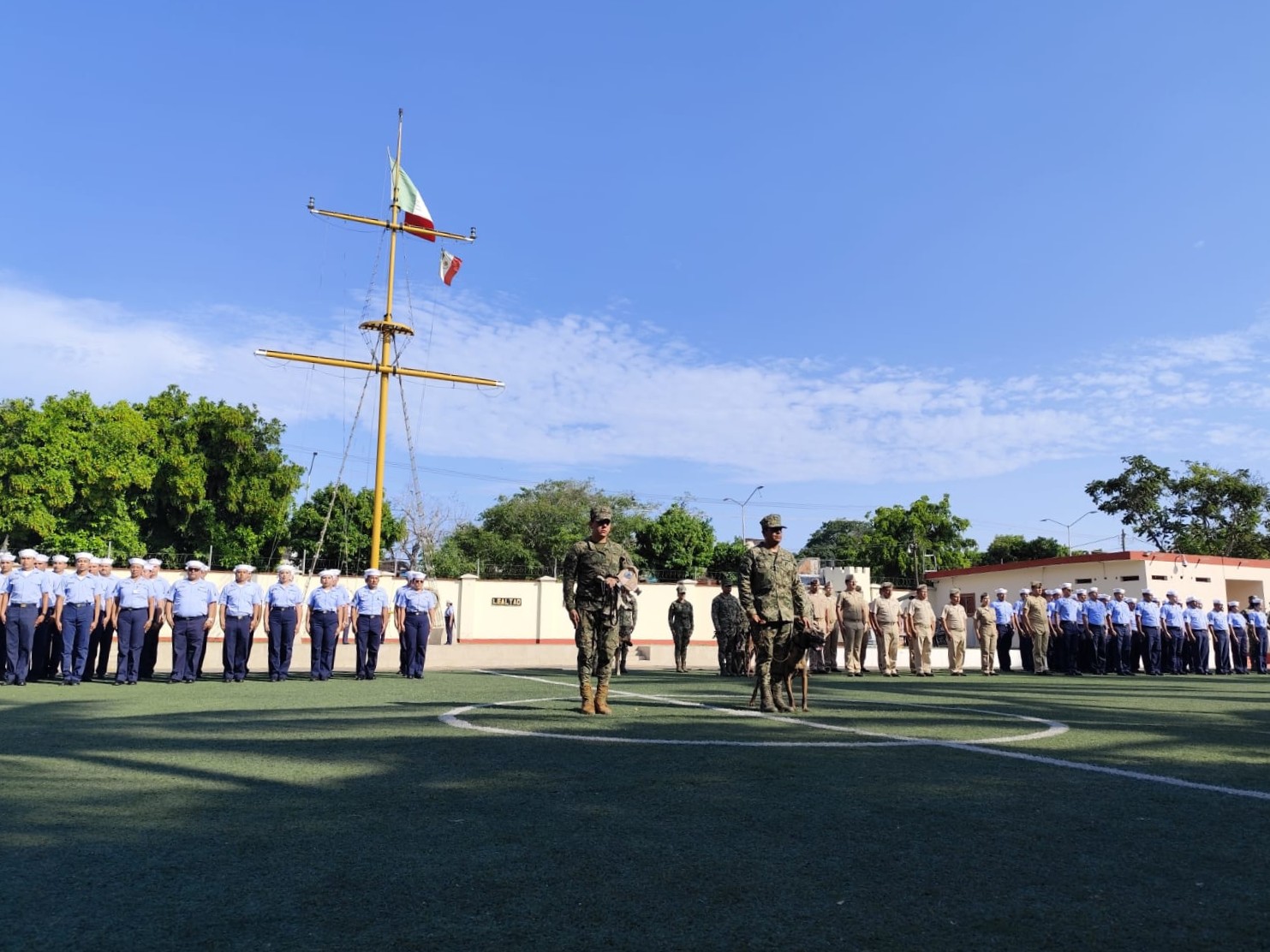 Marina realiza ceremonia de jubilación para el perro Matt en la Cuarta Región Naval