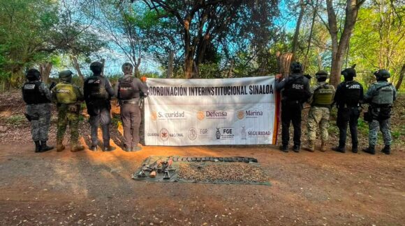 Aseguran armas, cargadores y explosivos tras agresión contra militares en El Salto, Mazatlán, Sinaloa
