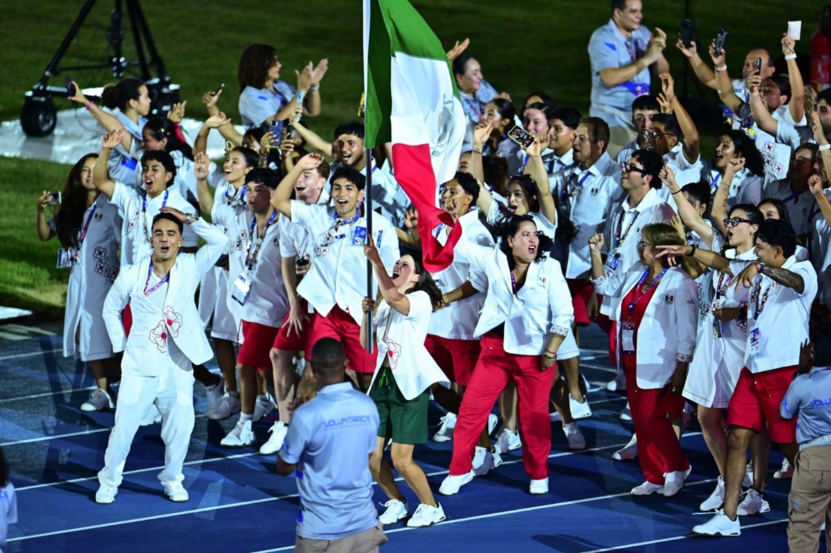 México encabeza desfile de inauguración de Juegos Centroamericanos y del Caribe