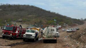 minerva osuna supervisa labores para controlar incendio en el basuron de mazatlan lugares