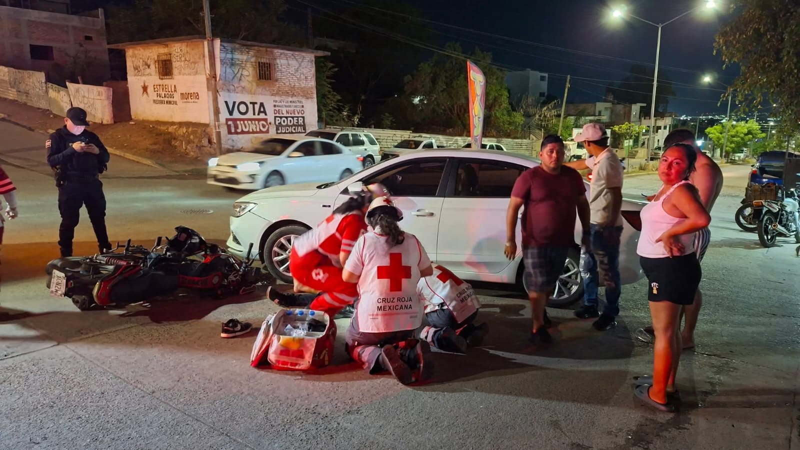 Motociclista choca contra auto en la Flores Magón, Mazatlán