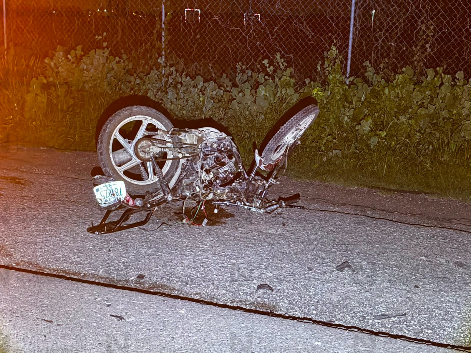 Motociclista muere arrollado en la México 15, en Los Mochis