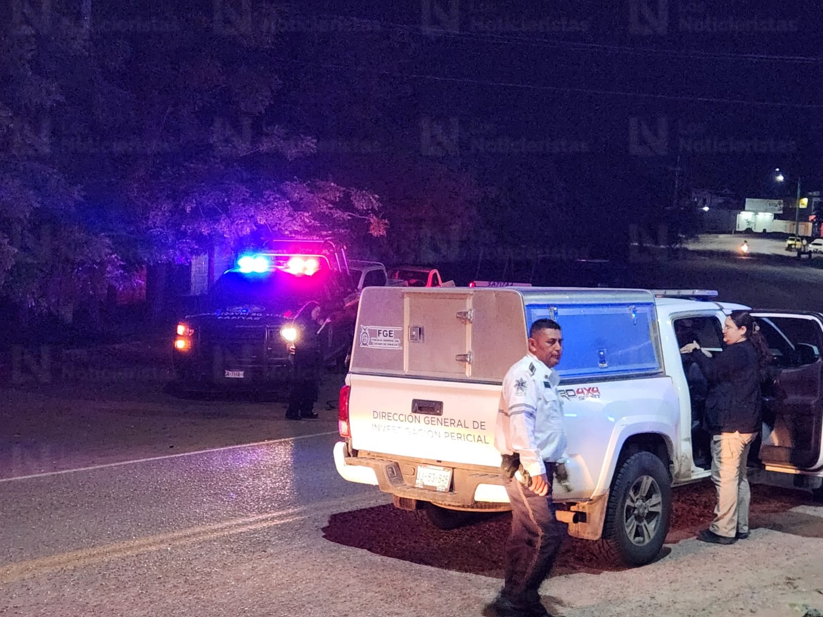 Muere motociclista al impactarse de frente contra camión de jornaleros en Villa Juárez, Navolato