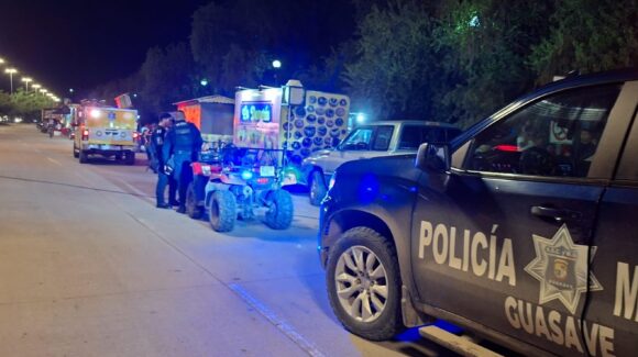 Mujer sufre quemaduras tras flamazo por presunta fuga de gas en un puesto del malecón de Guasave, Sinaloa