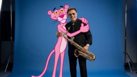 Fallece Plas Johnson, el saxofonista que inmortalizó La Pantera Rosa