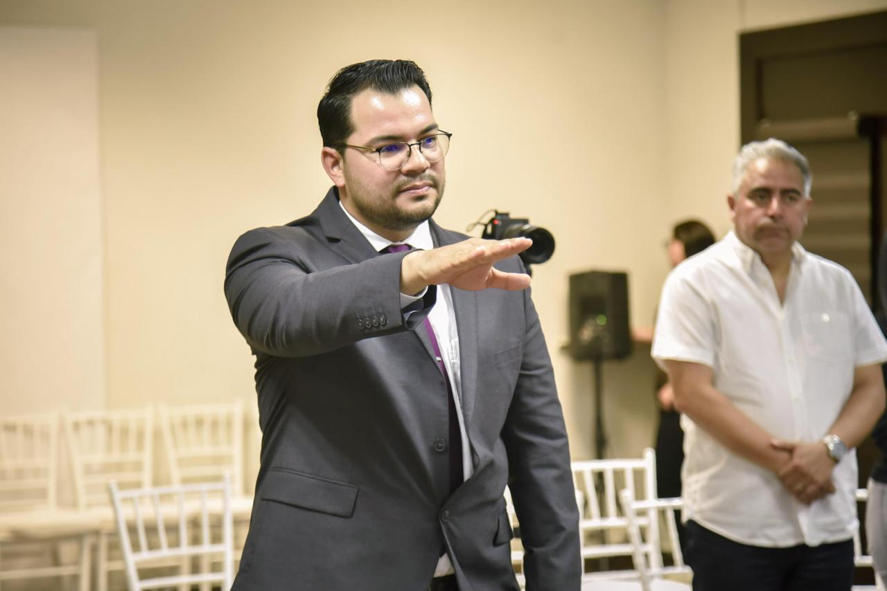 Oliver Gabriel Leal Ayala rinde protesta como secretario de Obras Públicas en Ahome
