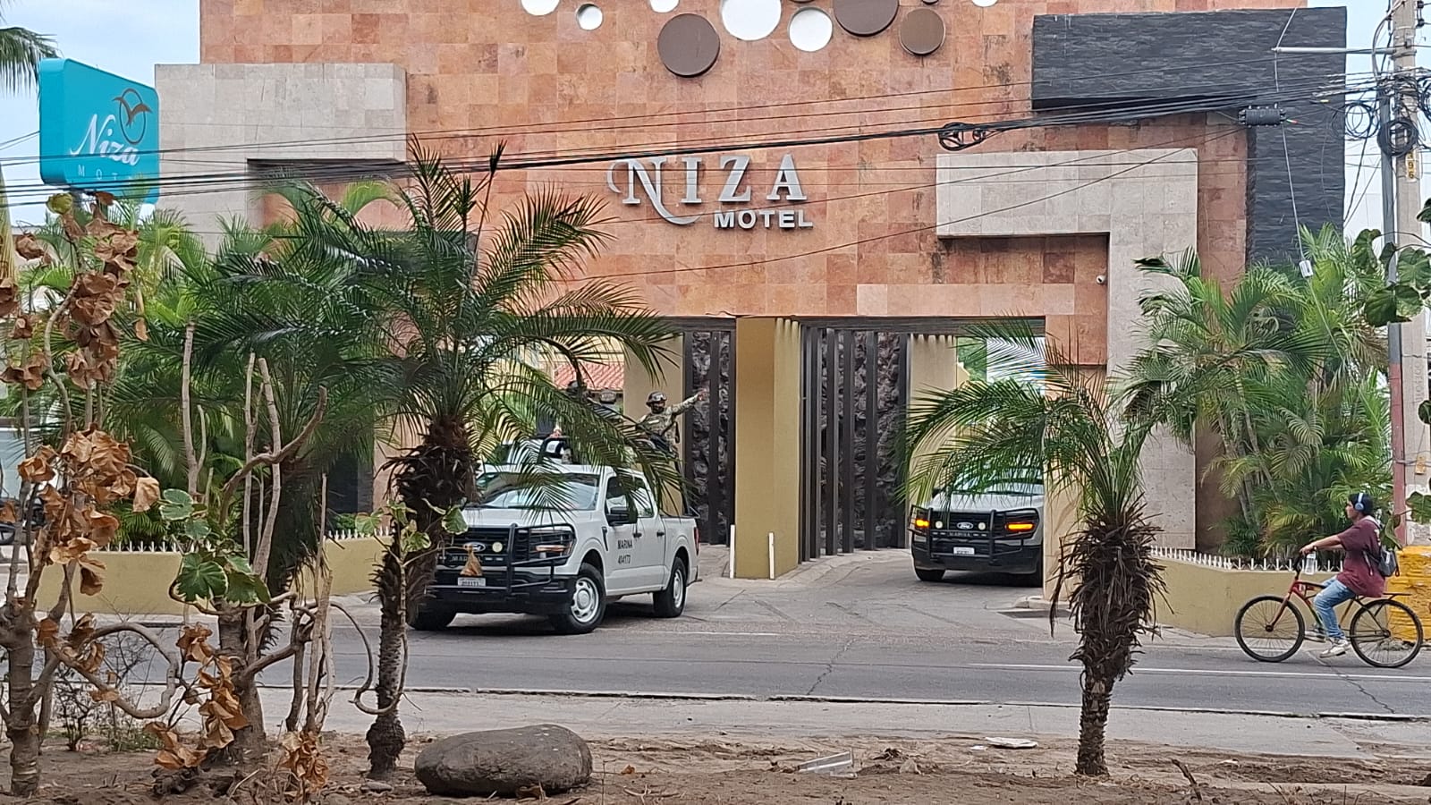 Operativo de Marina y SSPC mantiene bajo resguardo un motel al norte de Mazatlán
