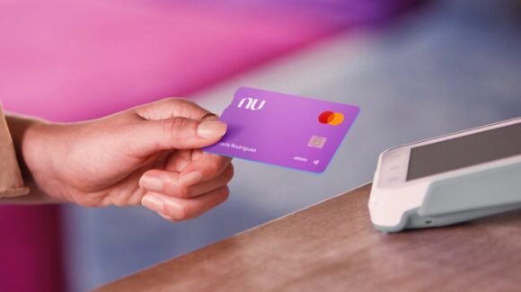 ¿Usas tarjetas Nu? Próximamente operará como banco, pero antes planea una migración técnica