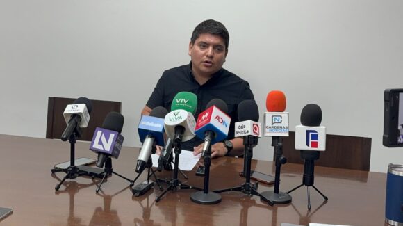 “No reciben ningún apoyo”: Pedro Lobo presenta iniciativa para que médicos internos y pasantes de enfermería reciban estímulo económico mensual