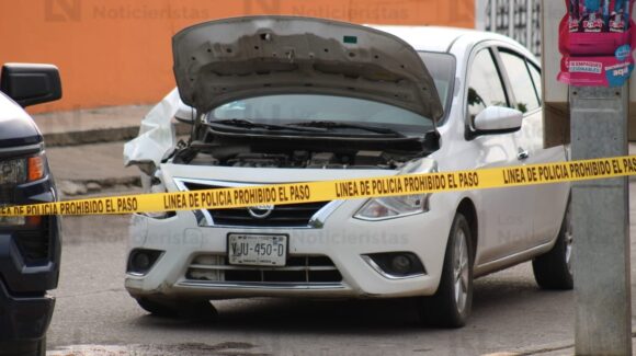 Persecución policial termina con vehículo abandonado en el fraccionamiento Mar de Cortés en Mazatlán, Sinaloa