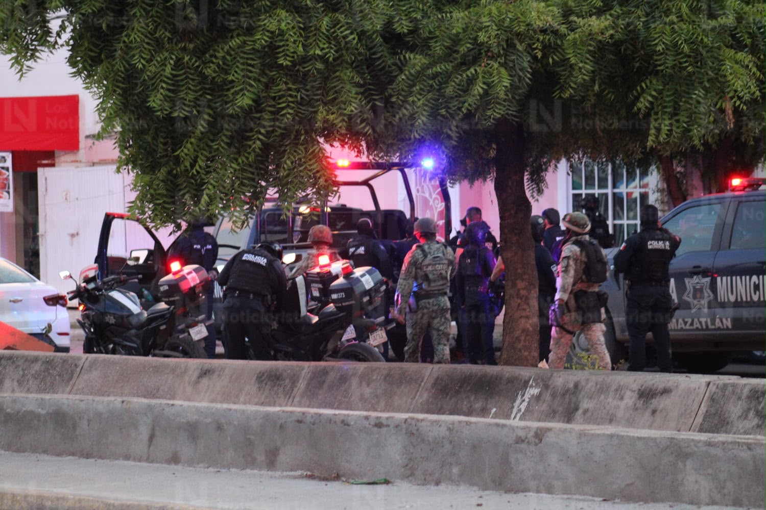 Persecución termina con dos detenidos en Infonavit Alarcón, en Mazatlán