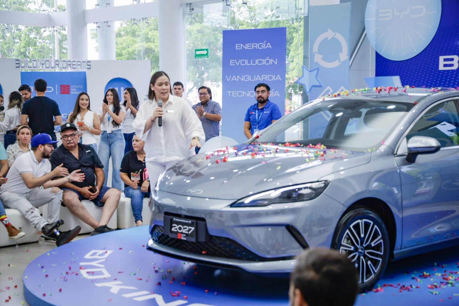 Presentan el BYD King 2027 en Culiacán