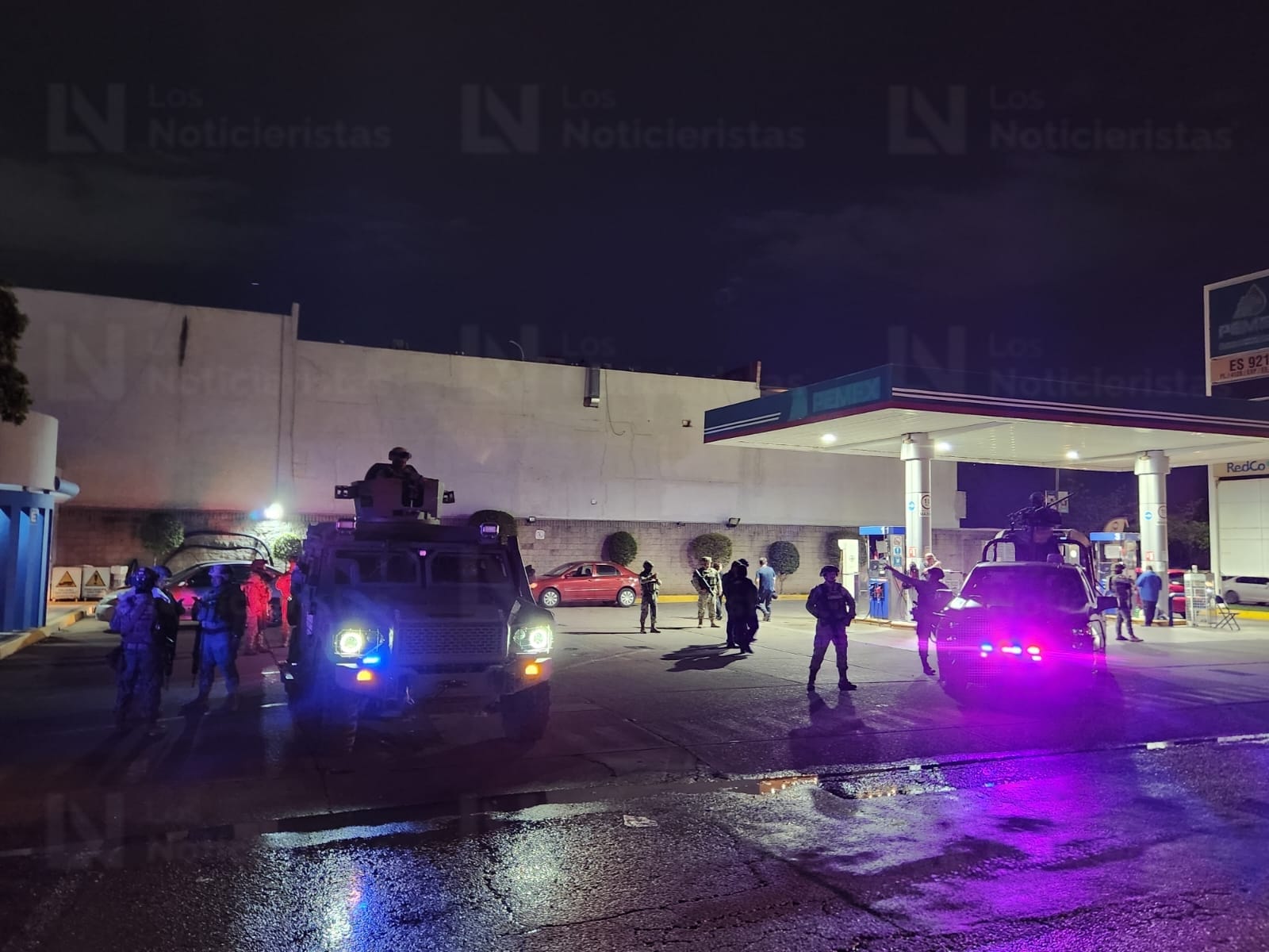 Privan de la libertad en su vehículo a hombre en Villas del Río, Culiacán