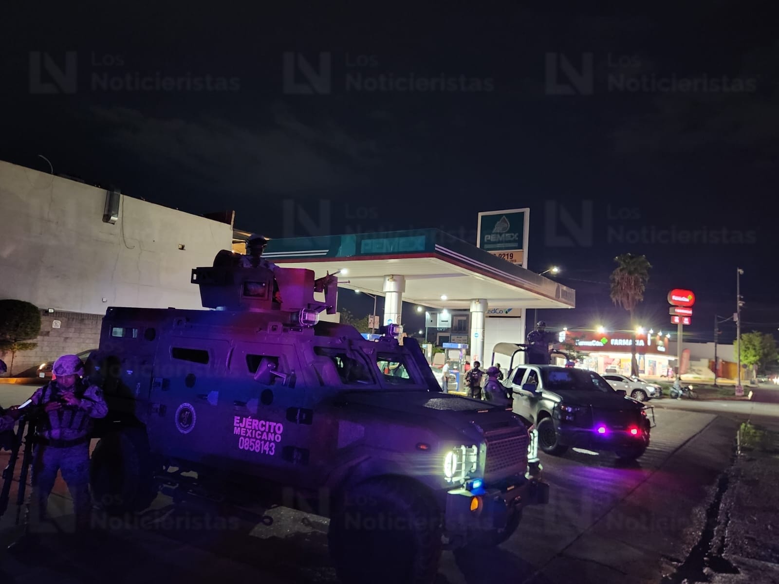 Privan de la libertad en su vehículo a hombre en Villas del Río, Culiacán