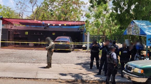Privan de la vida a balazos a un cliente de un autolavado en el fraccionamiento Los Sauces de Culiacán, Sinaloa