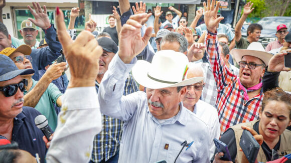 Productores de maíz liberan la carretera Culiacán-Navolato, tras acordar diálogo con la Sader para este martes