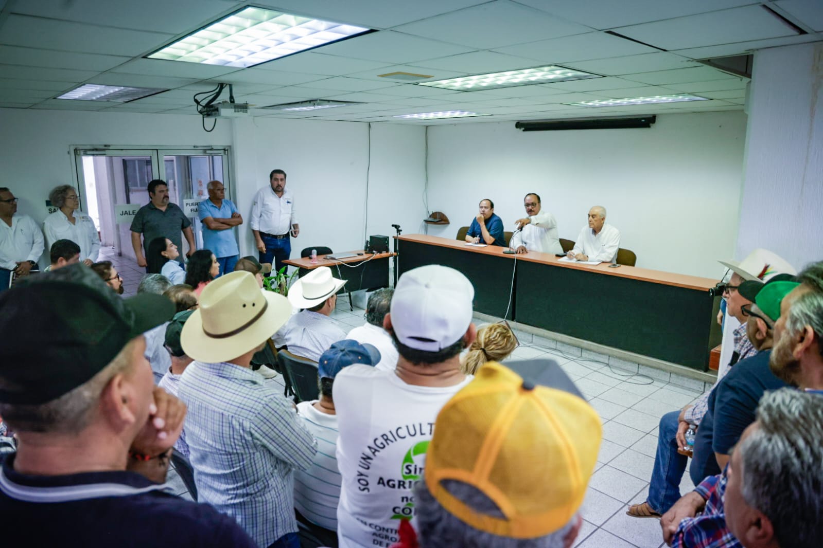 Productores se reúnen con autoridades de Sader para liberar pago de sus cosechas