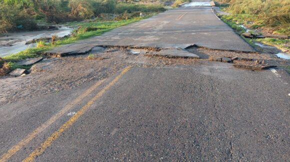 Gobernadora ordena rehabilitar vialidades tras daños por lluvias en El Rosario, El Fuerte y Mocorito, Sinaloa