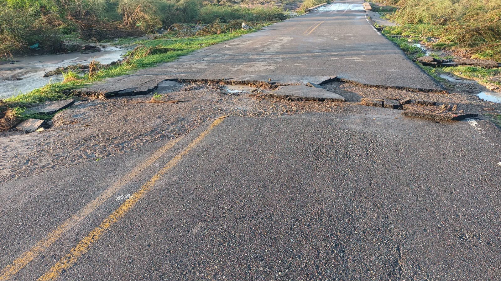 Carretera dañada en Mocorito tras fuerte lluvia