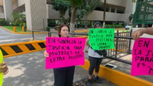 protestan en culiacan contra resolucion judicial que desprotege a victima de violencia familiar
