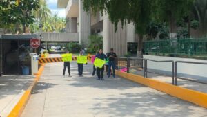 protestan en culiacan contra resolucion judicial que desprotege a victima de violencia familiar lugar