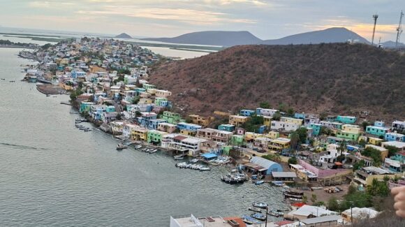 Bloqueo a planta de fertilizantes impacta ya en negocios del puerto de Topolobampo, Sinaloa
