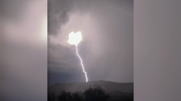 Azota tremenda tormenta a Choix; desde el sábado no llovía con tal intensidad
