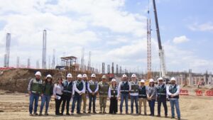 realizan recorrido en construccion del hospital heneral regional en culiacan grupo