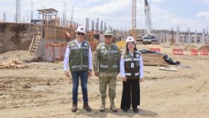 realizan recorrido en construccion del hospital heneral regional en culiacan obra