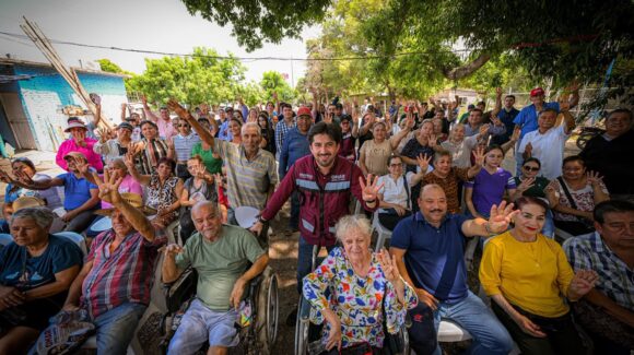 Omar López Campos realiza asamblea informativa y recorrido por comunidades de Navolato