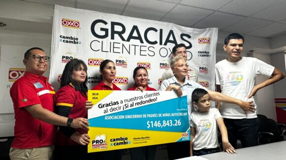 Convierten clientes Oxxo su redondeo en esperanza; donan más de 146 mil pesos a niños con autismo en Mazatlán, Sinaloa