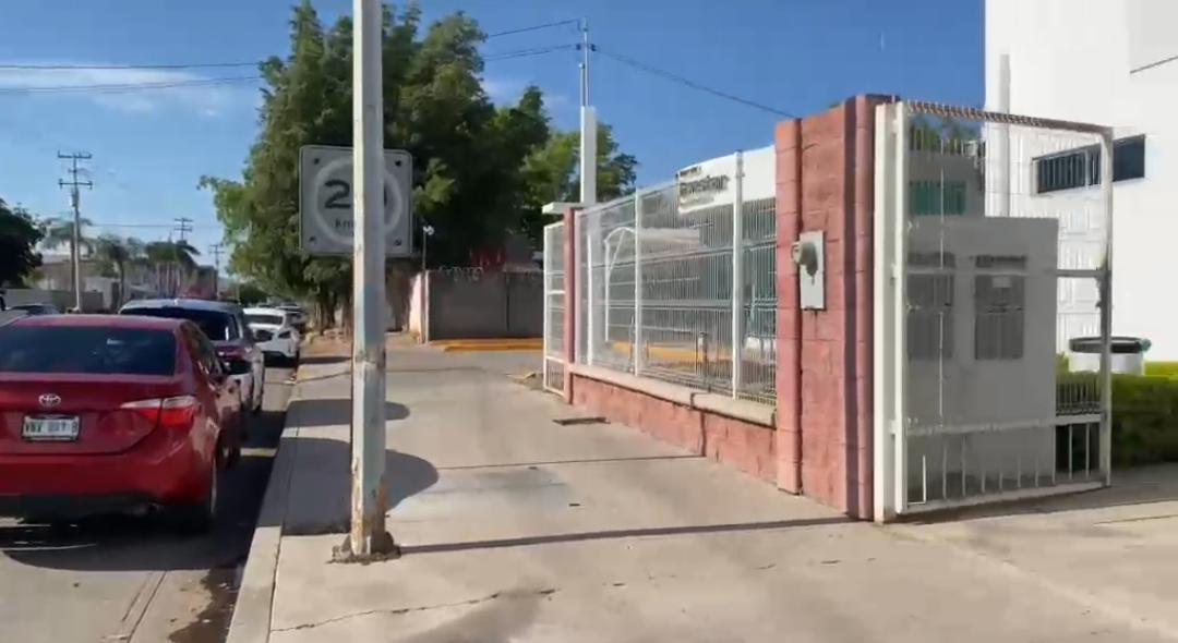 reductores de velocidad frente a la casa de dia del iIssste guasave