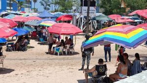 Regulararán palapas en playas de Mazatlán