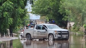 rescatan a un hombre levantado y aseguran vehiculo tras operativo en la pemex de culiacan