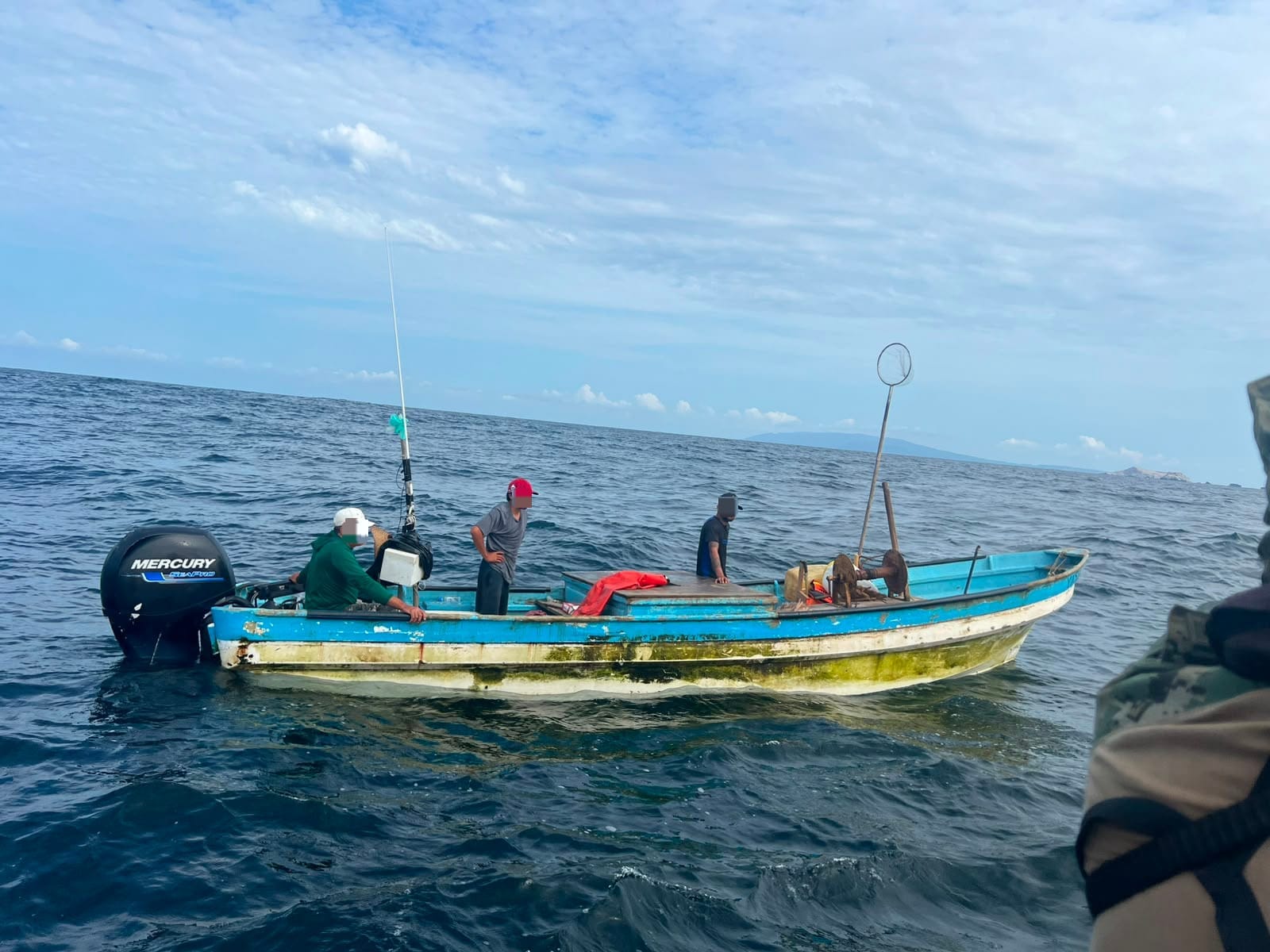 Retienen embarcación por pesca ilegal en el archipiélago de Islas Marías