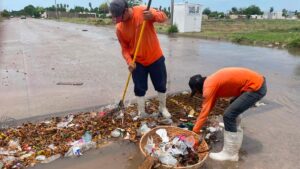 retira ayuntamiento de ahome basura del dren bayoneta los mochis