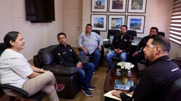Minerva Osuna se reúne con Colegio de Arquitectos para revisar proyectos y desarrollo urbano de Mazatlán