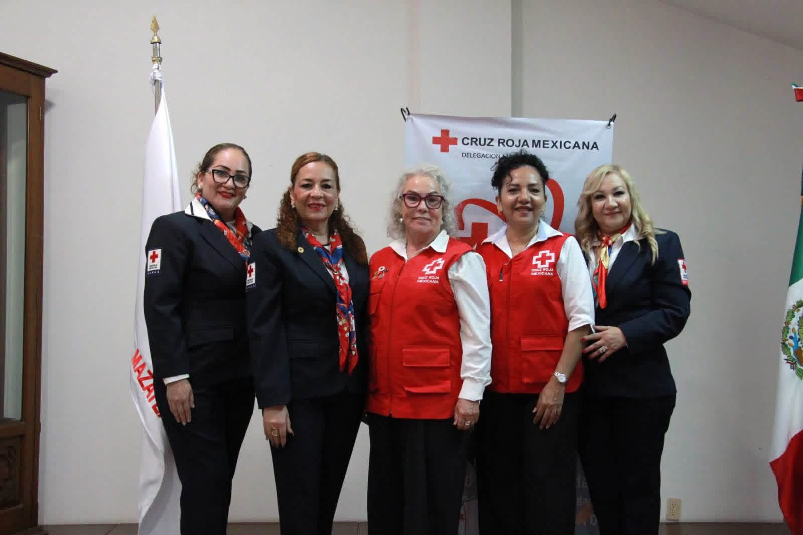 Rinden protesta coordinadora de Voluntariado de Damas y Coordinadora Ejecutiva de Cruz Roja Mazatlán