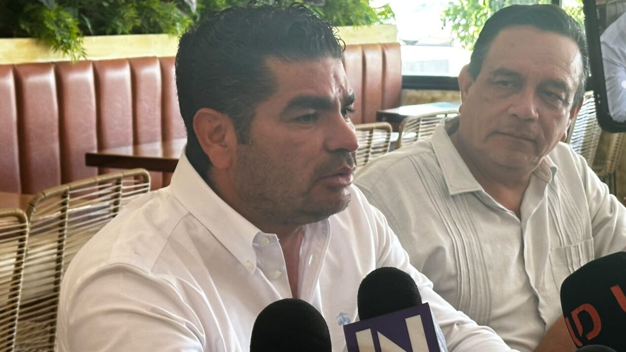 Rodolfo Valenzuela en conferencia de prensa