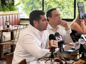 Rodolfo Valenzuela en conferencia de prensa